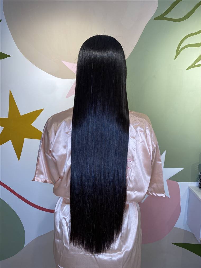 Cabello negro muy largo y liso: resultado en The Beauty Bar