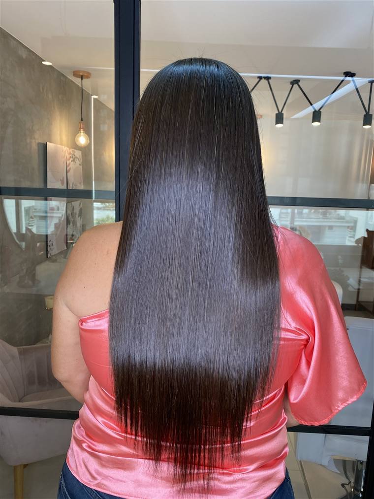 Cabello negro, largo, liso y brillante: resultado en The Beauty Bar